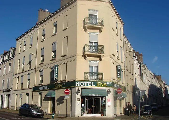 מלון Iena 2*
